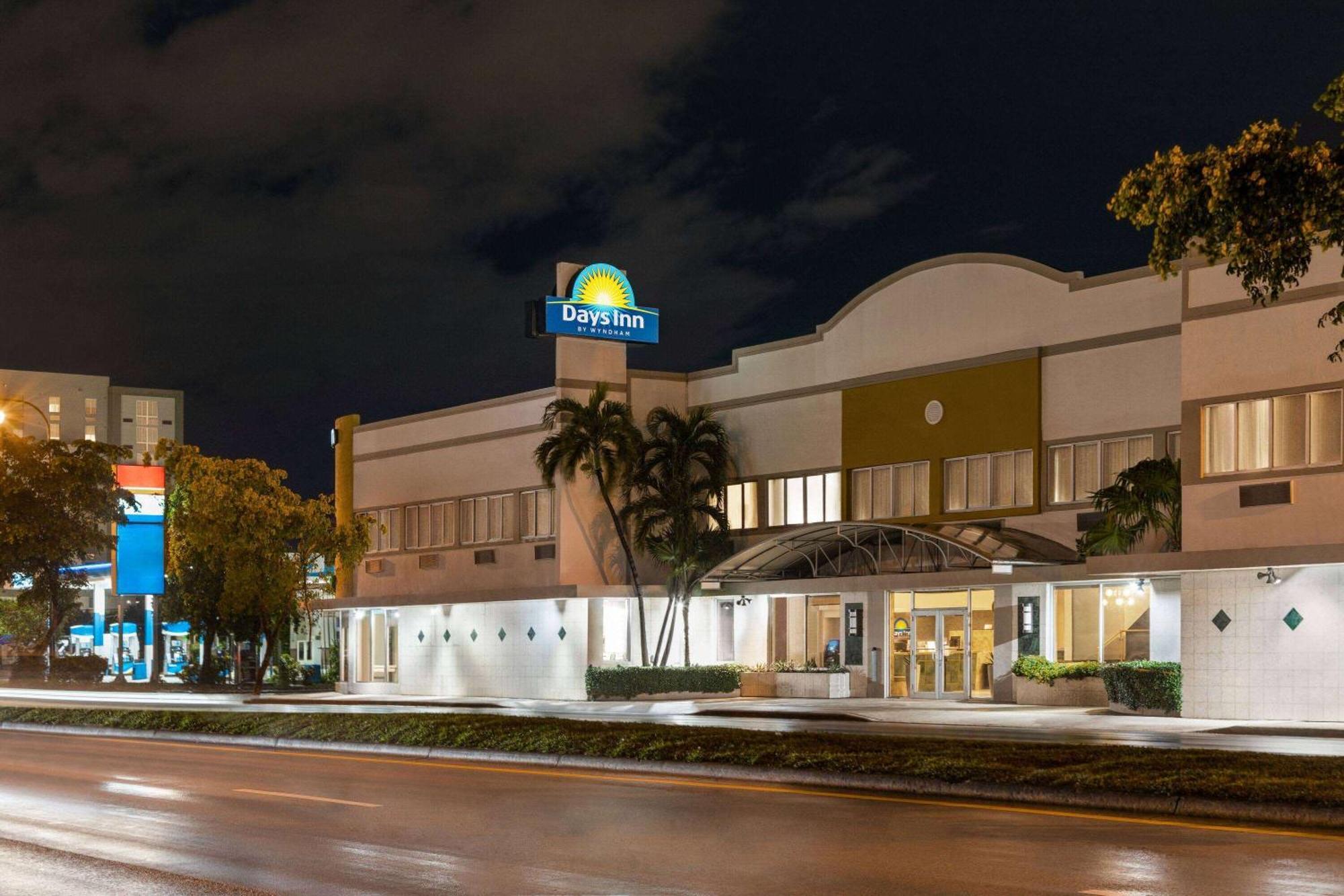 Days Inn By Wyndham Miami Airport North Miami Springs Exterior foto